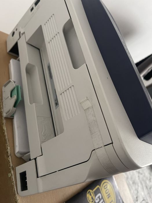 Imprimantă Laser Xerox - cu 2 cabluri inclusive