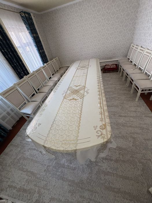 Стол и стулья б/у
