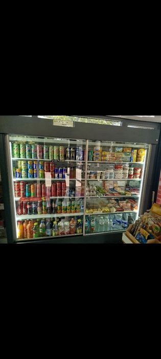 Витрина холодильник в хорошем состоянии холати йенгидек 3 ой ишлаган