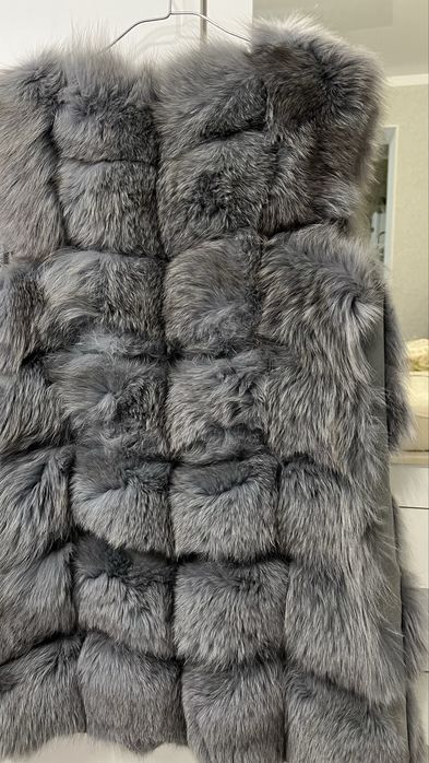 Меховая жилетка