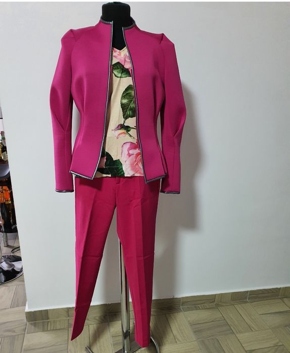 Pantaloni fucsia, model cu buzunare, talie elastica, din bumbac