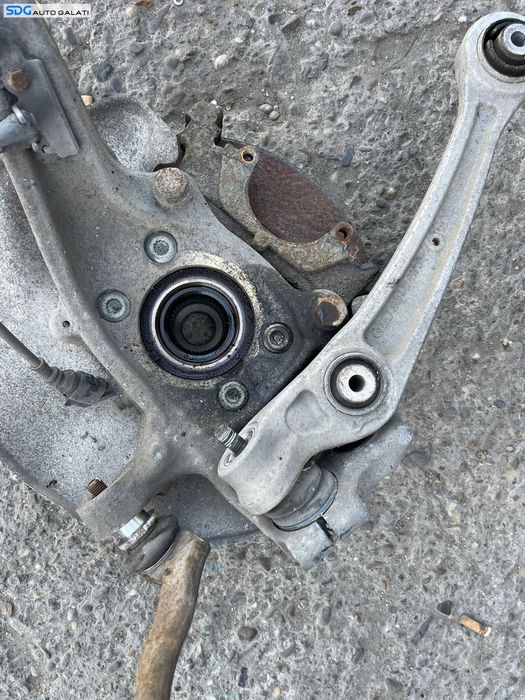 Fuzeta cu Rulment si Senzor ABS Dreapta Fata Audi A4 B8 2.0 TDI 2008 - 2015 Cod 8K0407242Q [B3129]