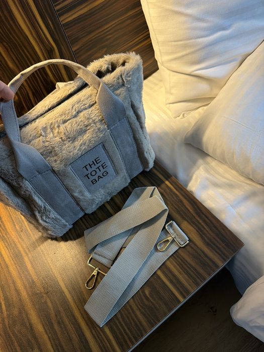 The Tote bag чанта
