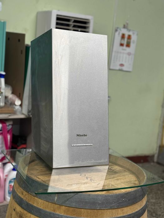 Аспиратор Miele – инокс със стъклена основа