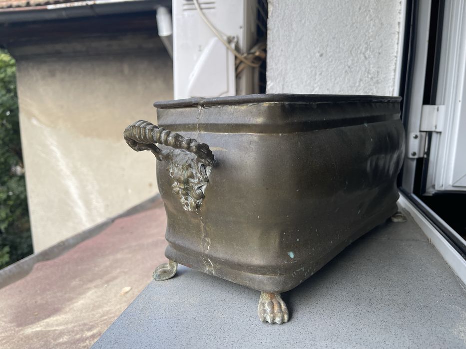 Винтидж метал саксия / кашпа