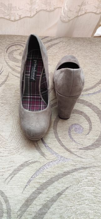 Дамски обувки. .