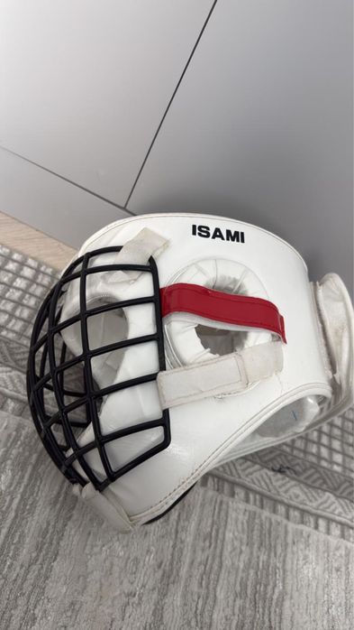 Шлем Isami киокушин-кан