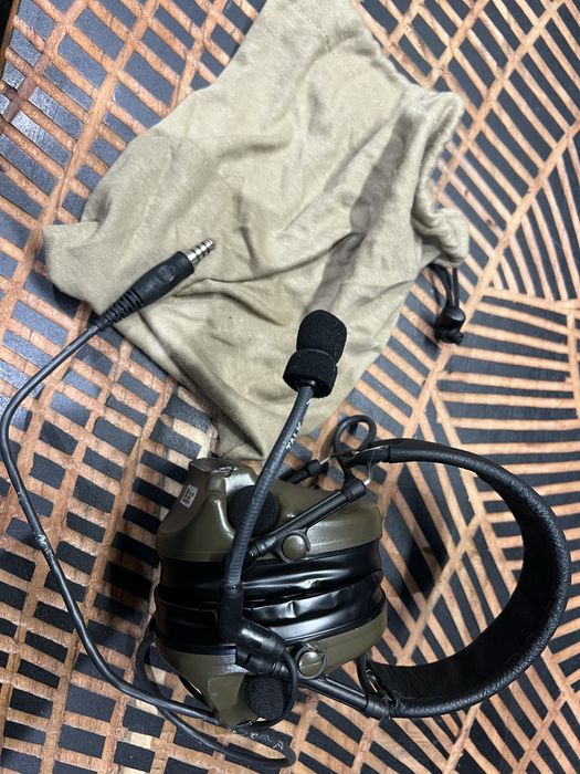 Casti tactice 3M Peltor Comtac III