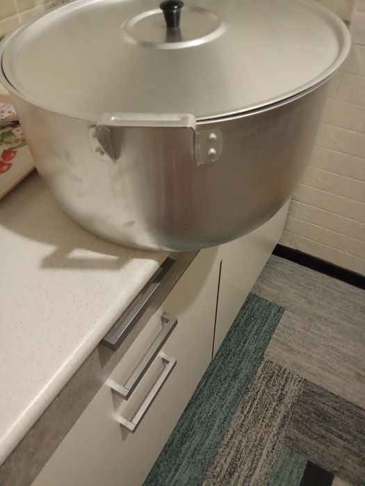 Продам казан  новый.