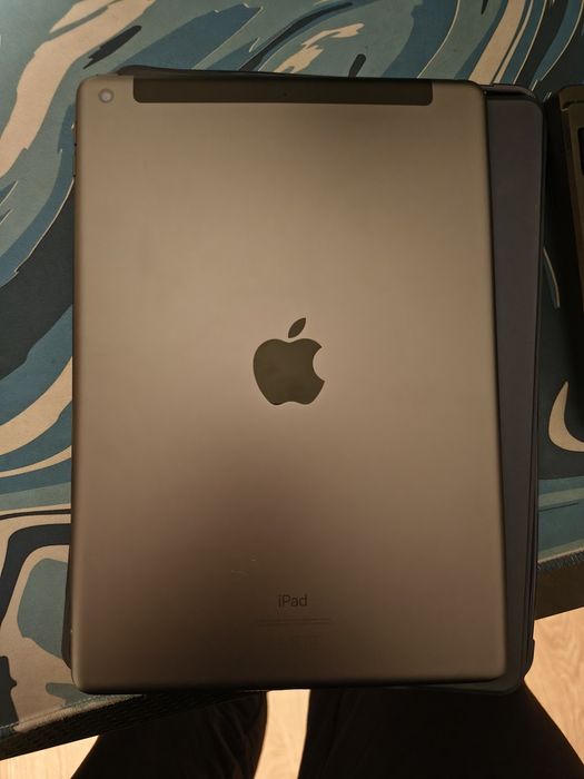 iPad 8(2020) 128 GB Space Gray Cellular +husa si stylus cadou