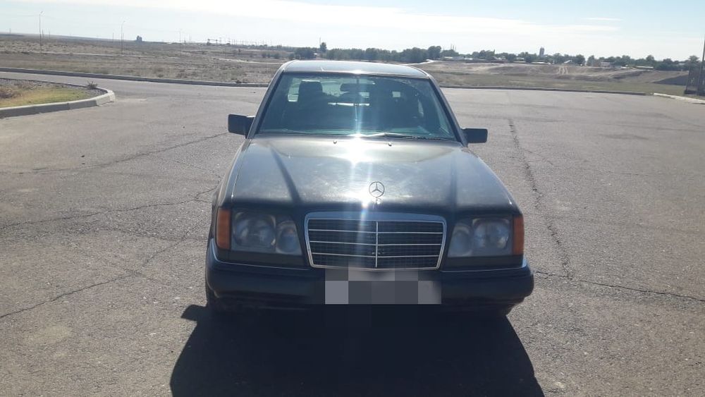 Машина мерседес 320