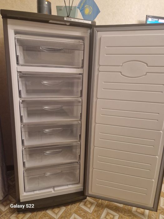 Продам морозильник