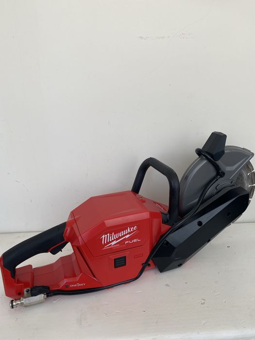 Milwaukee M18 FCOS 230 Brushless 2025 Debitator