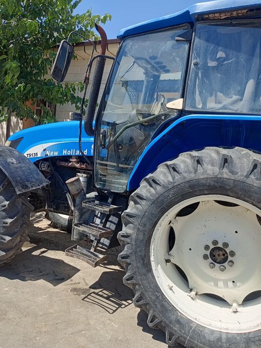 New holland 135 traktori sotiladi