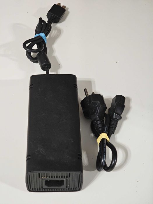 Alimentator Xbox 360 Slim Microsoft original CPA09 011A