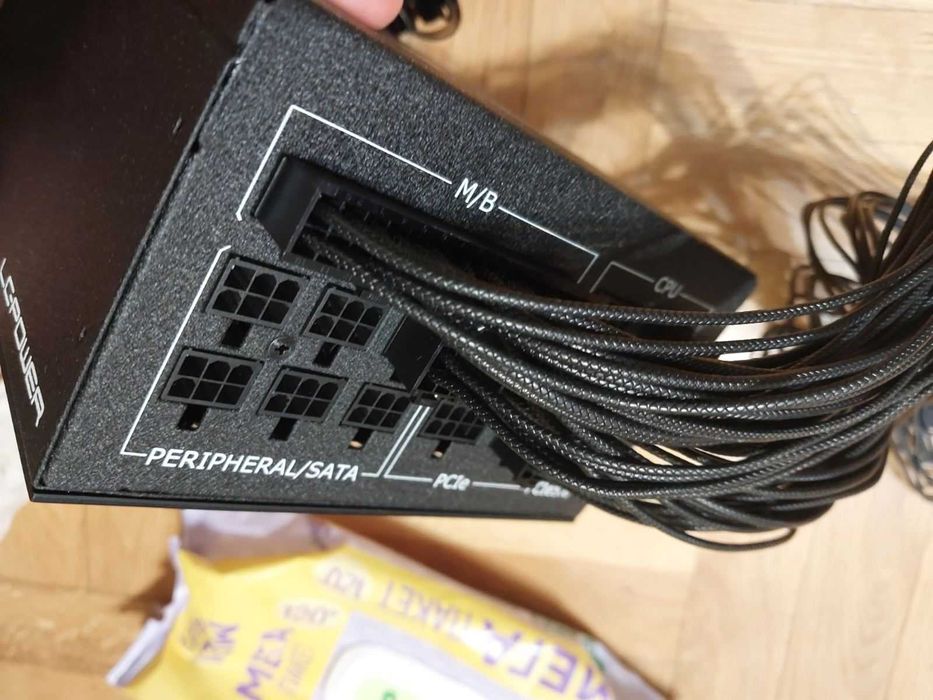 LC Power 1200W 80+Platinum LC1200P V3.0 , Pci-e 5.0 support