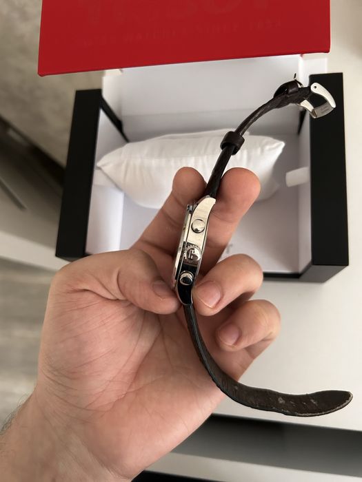 Часы швейцарские Tissot