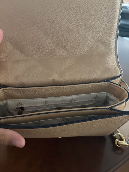 Дамска чанта Guess