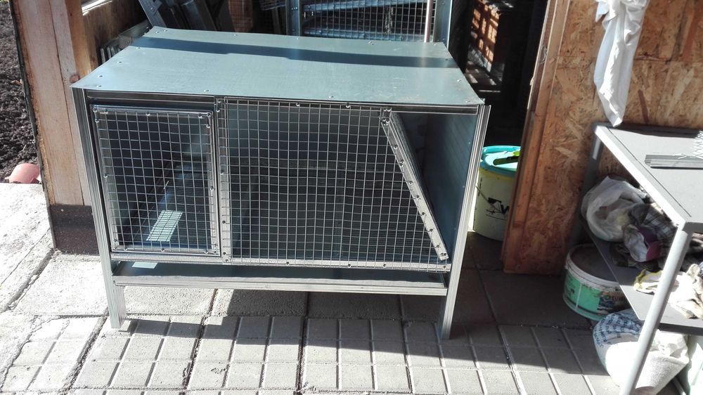 Клетки за зайци,пъдпъдъци и кокошки обурудвани