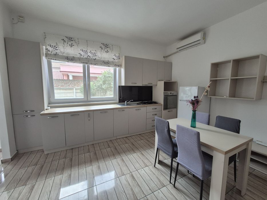Vând apartament cu 2 camere central
