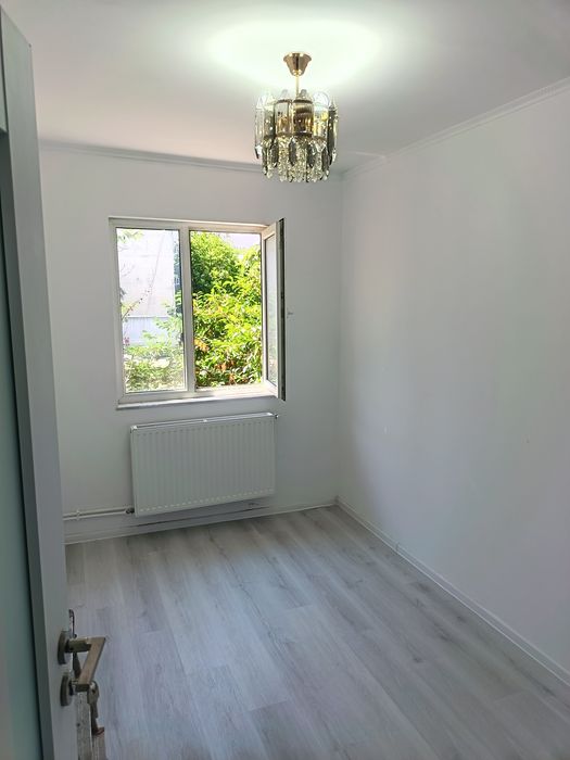 Vînd apartament 3 camere semidecomandat