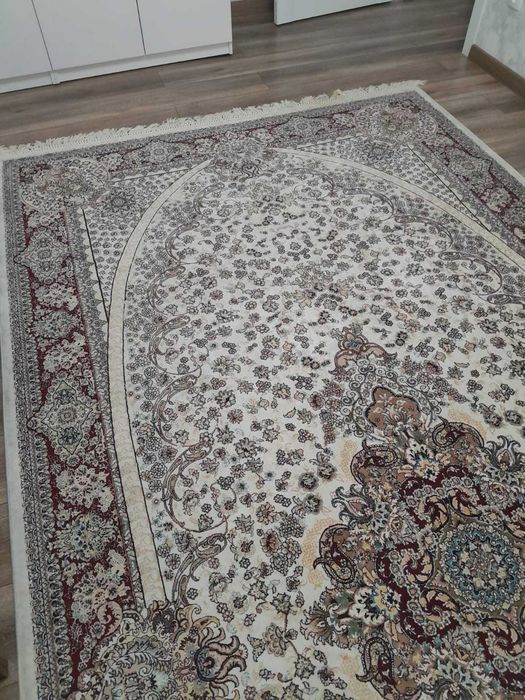 Продам ковер 2*4