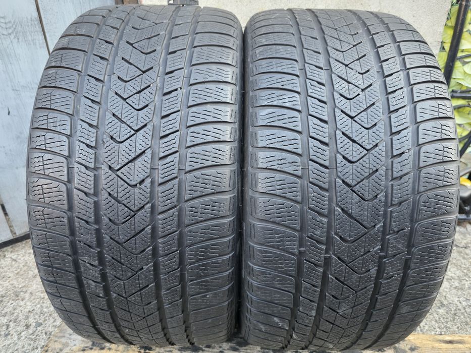 Vand două anvelope de iarna pirelli 315 35 21 dot  3522