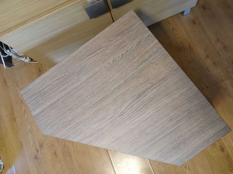 Ъглово нощно шкафче