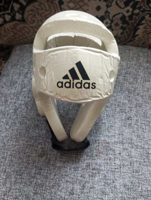 Шлем для единоборст