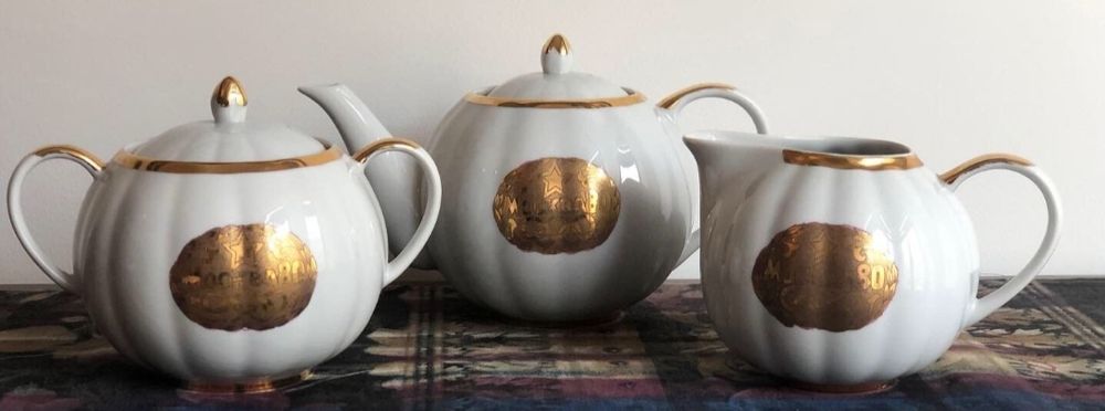Антикварный чайный сервиз