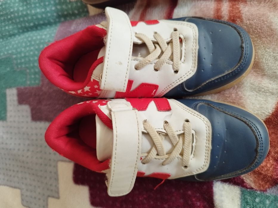 Кросовки 31р. Сандали 35