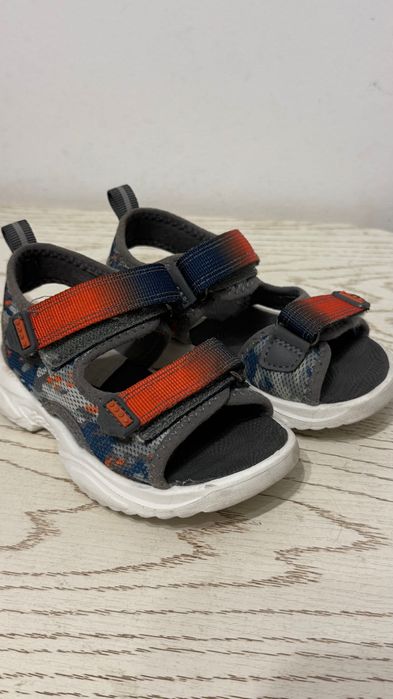 Детские сандалии