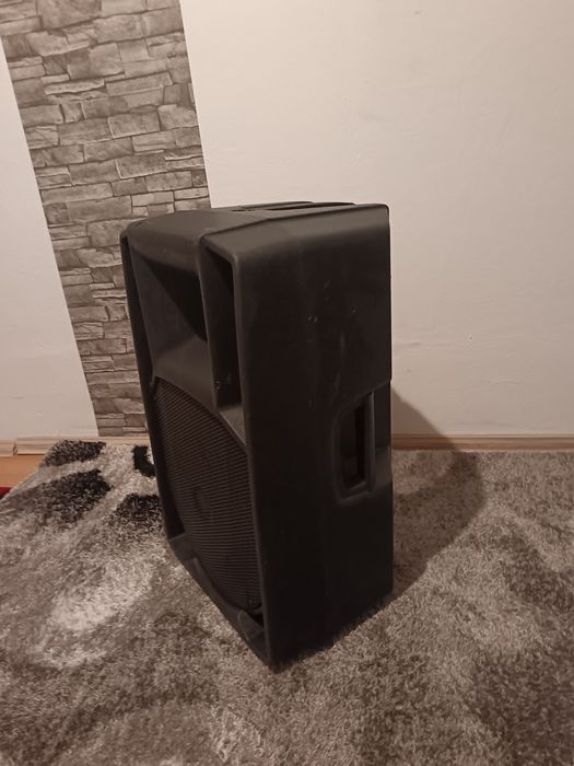 Vând boxă RCF ART 715-A