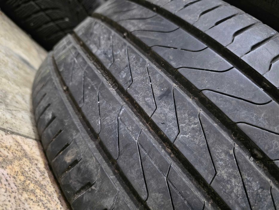 2бр Летни гуми 235 50 18 - Continental