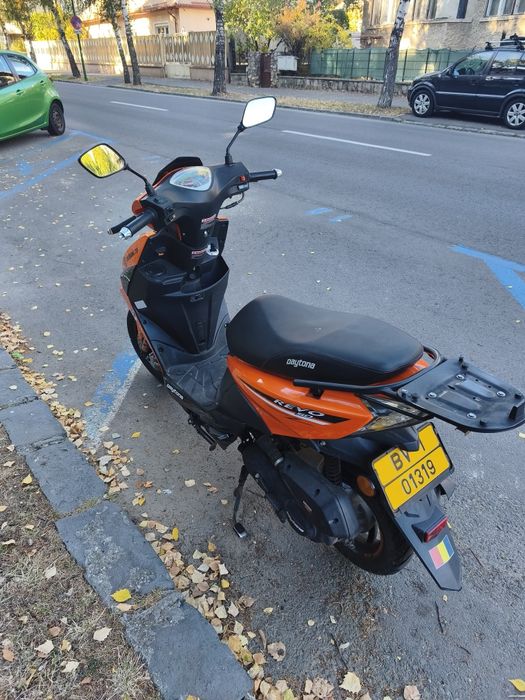 Vand scuter Piaggio Zip si scuter  Daytona Revo  50