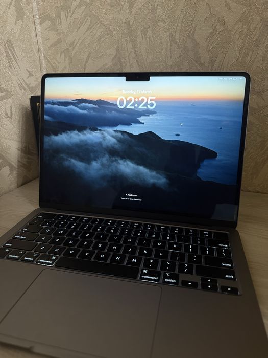 Macbook M2 air 8/256 98%  13.6 inch