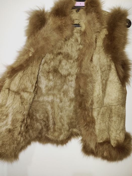 Vesta piele intoarsa si blana naturala