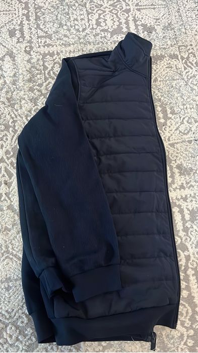 продам ветровку новая