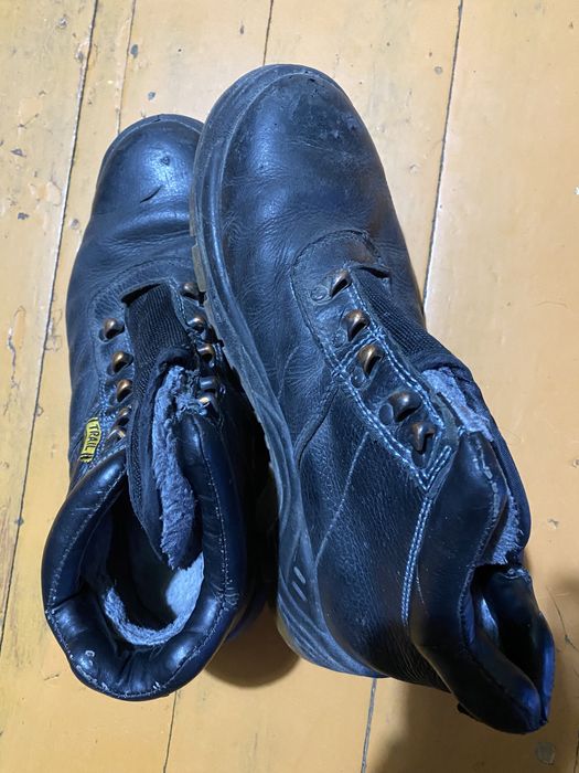 Ботинки-кроссовки зимние отдам