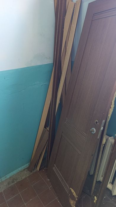 Продам 2 двери межкомнатные
