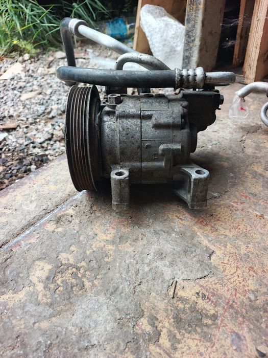 Компрессор кондиционера Nissan Bluebird Sylphy