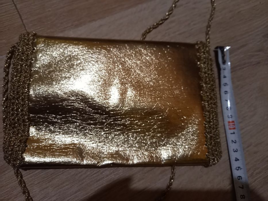 Парти чантичка в златисто