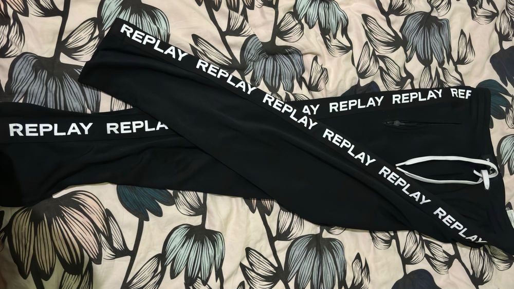 Pantaloni trening bărbați Replay