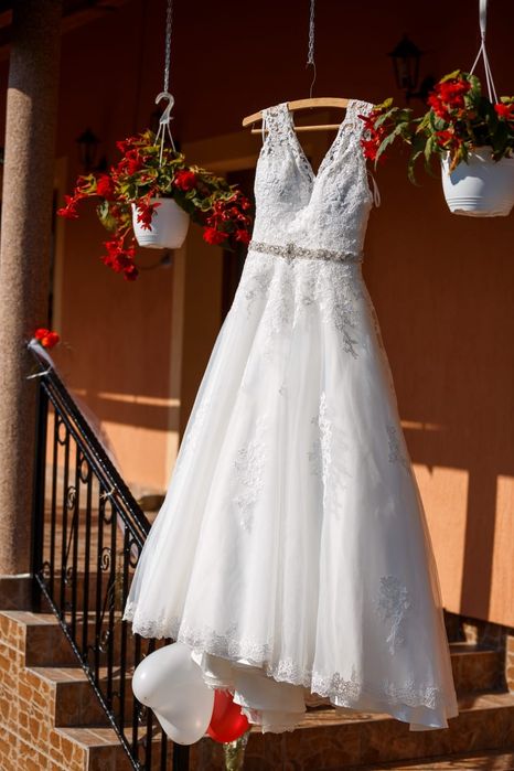 Vand rochie de mireasă