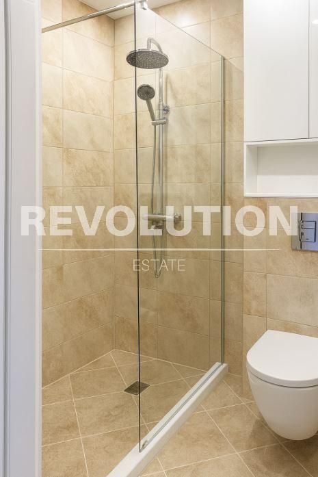 Дава се под наем Двустаен апартамент в Варна, Цветен квартал - 62 кв.м за 500 € - Снимка #4