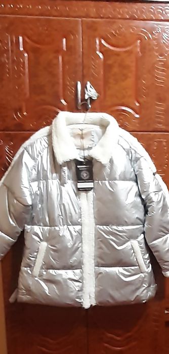 Аёллар курткаcи манзилни аник ёзишса БТС ехпресс  почта  чикарилади