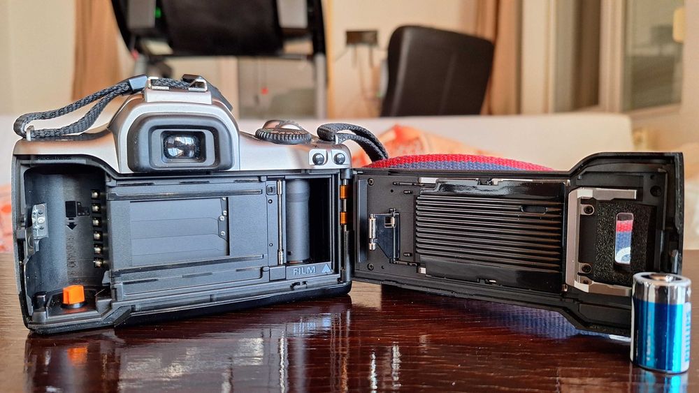 Canon EOS 3000V+ EF 28-90mm + 4 baterii CR2