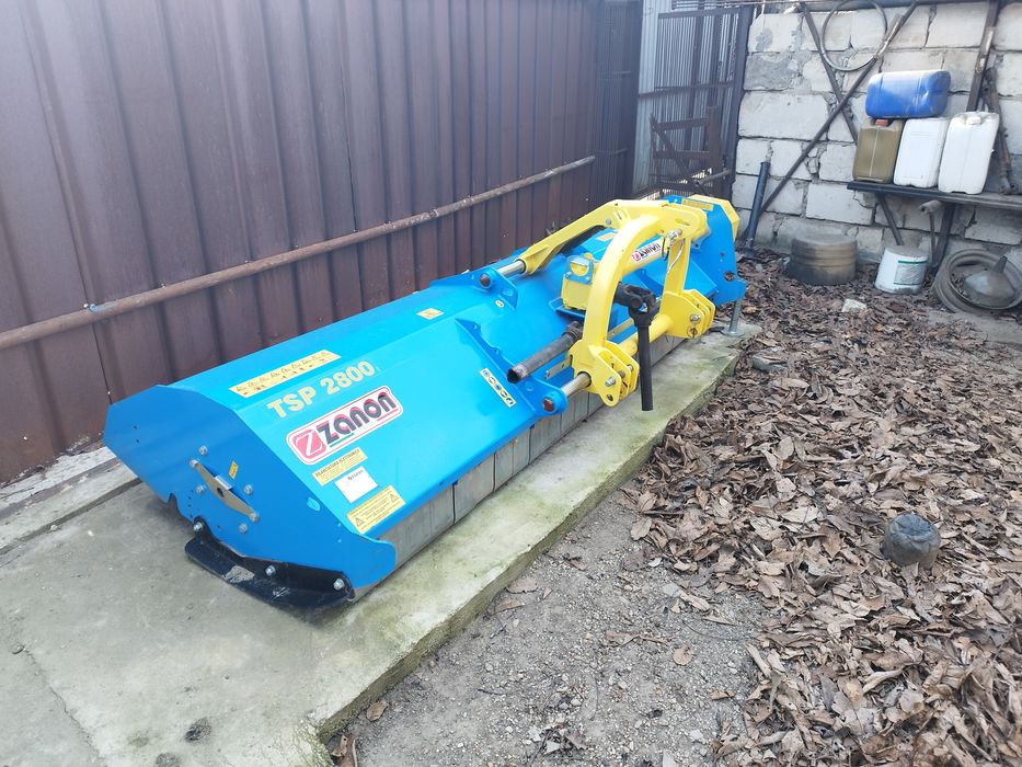 Vând utilajele din poze