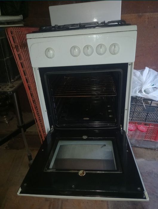 Продам газовую плиту