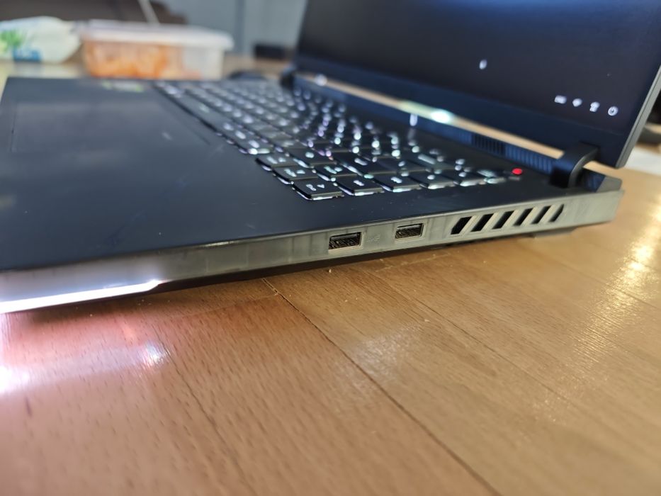 Лаптоп ASUS ROG Strix Scar